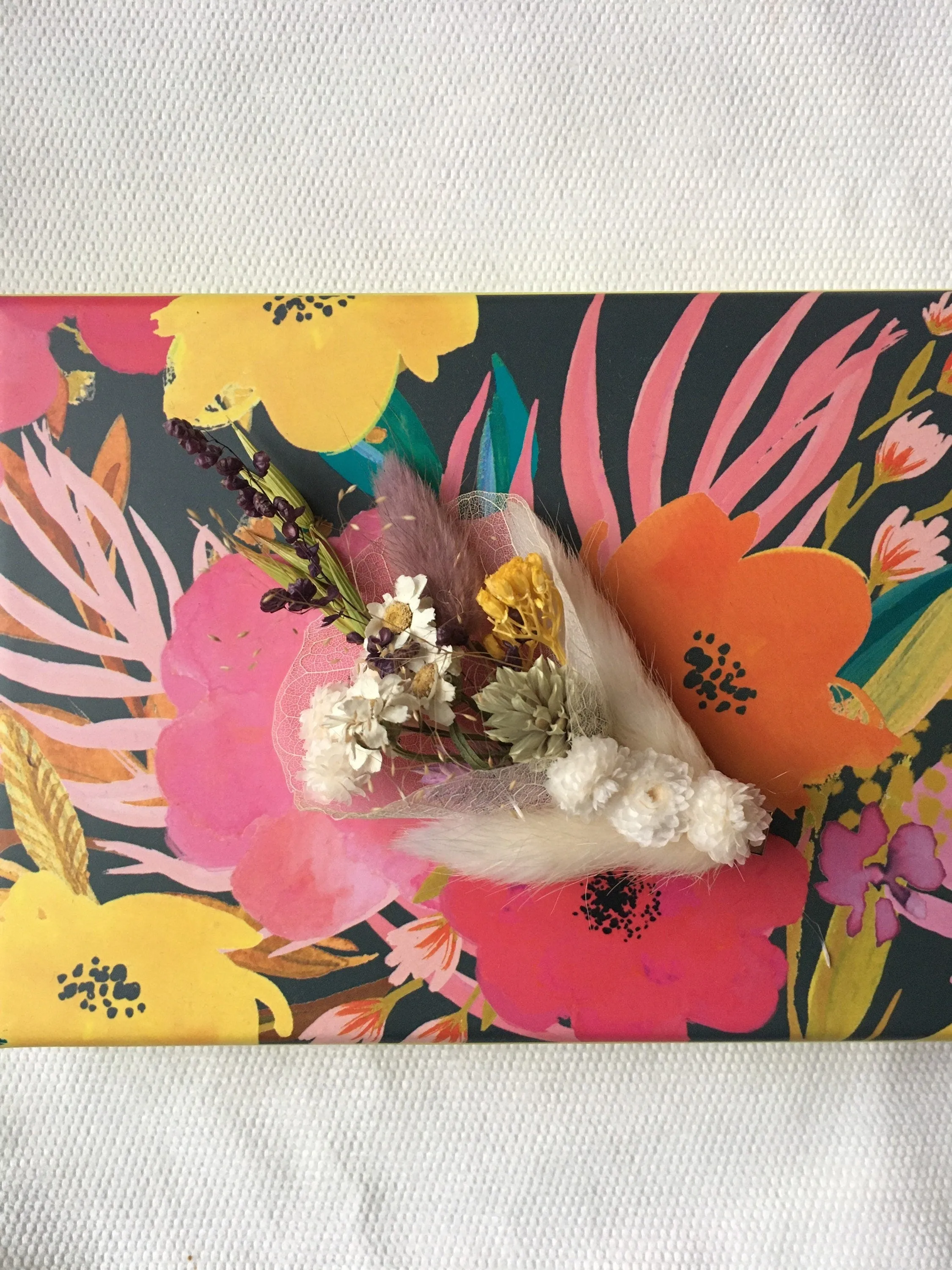 Handmade Flower Hair Clip UK, Pastel Floral Hair Clip, Dried Flower Ivory Hair Piece, Bohemian Bridal Hair Accessories, Unique Design Gift