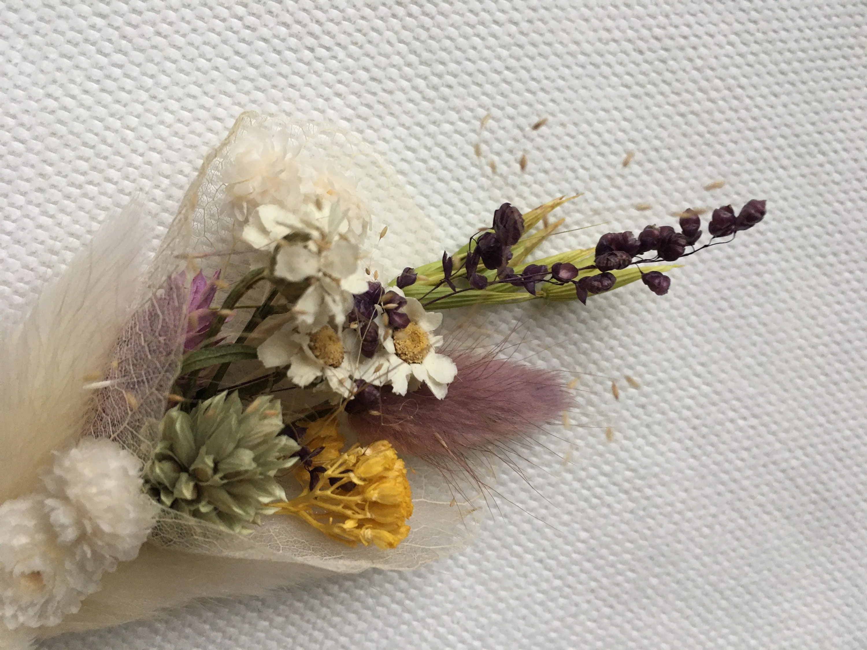 Handmade Flower Hair Clip UK, Pastel Floral Hair Clip, Dried Flower Ivory Hair Piece, Bohemian Bridal Hair Accessories, Unique Design Gift