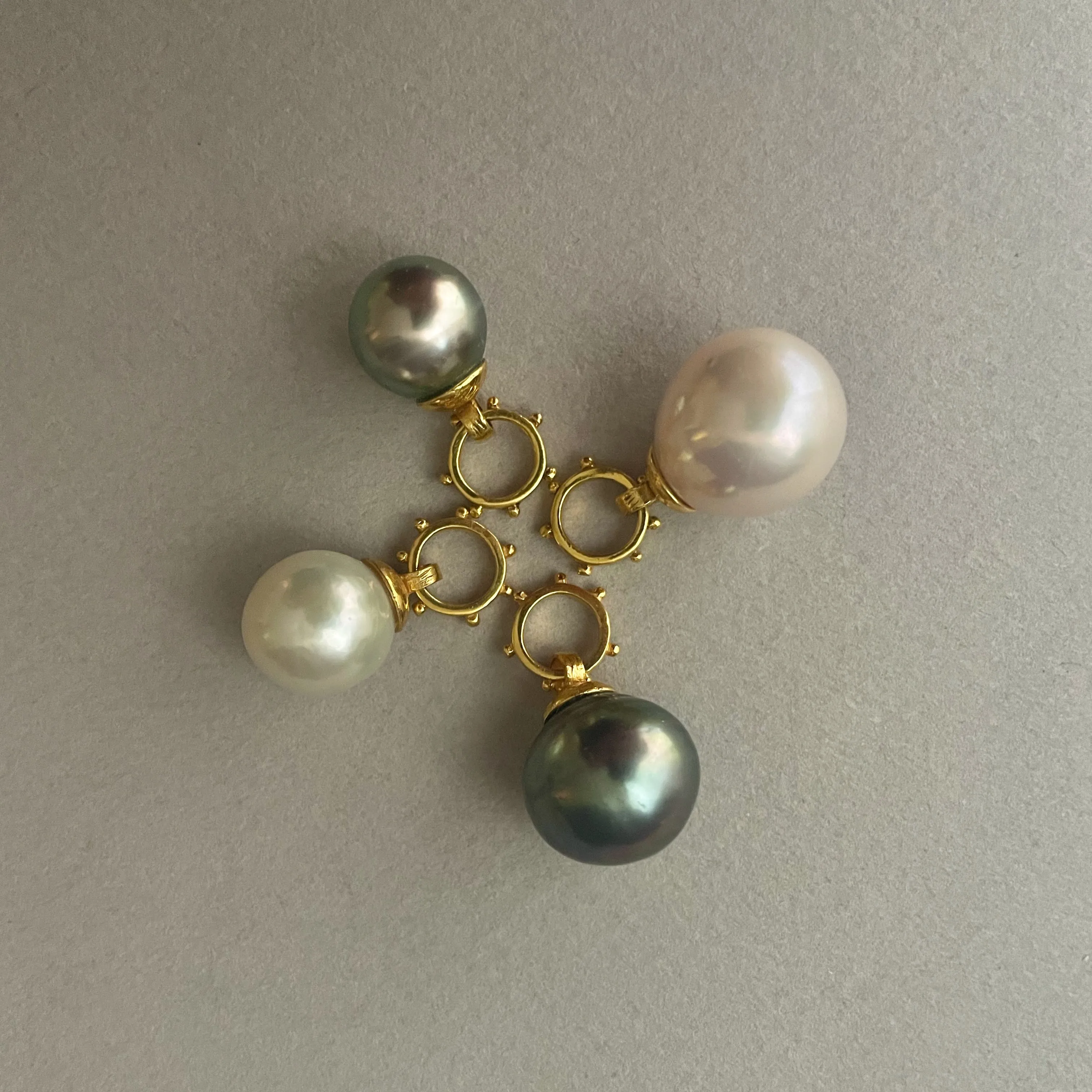 shiny silver blue Tahitian pearl pendant