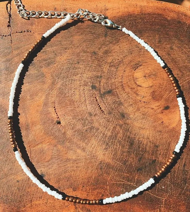 Treasure Chest Co - White and Gold Choker